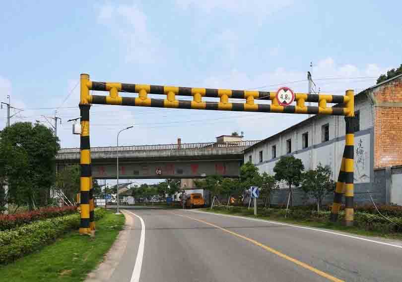 乐山铁路限高架